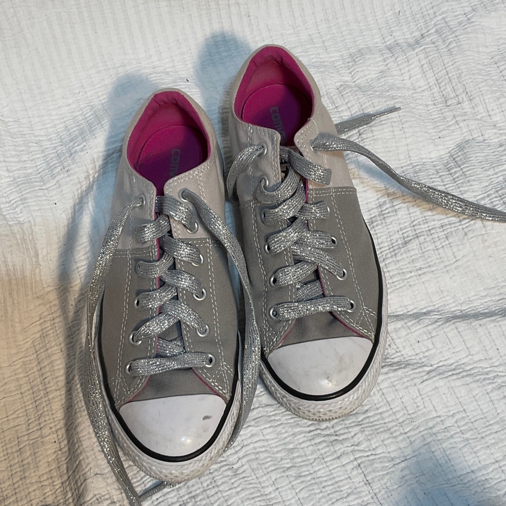 Converse Gray and Pink Women's Sneakers with extra shoe laces